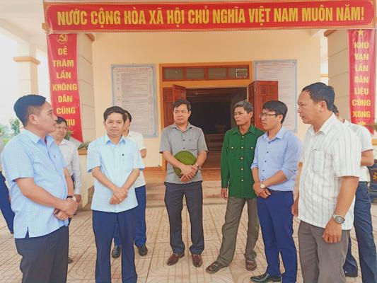 Đoàn công tác huyện Hương Sơn tham quan, học tập kinh nghiệm xây dựng NTM tại Vũ Quang