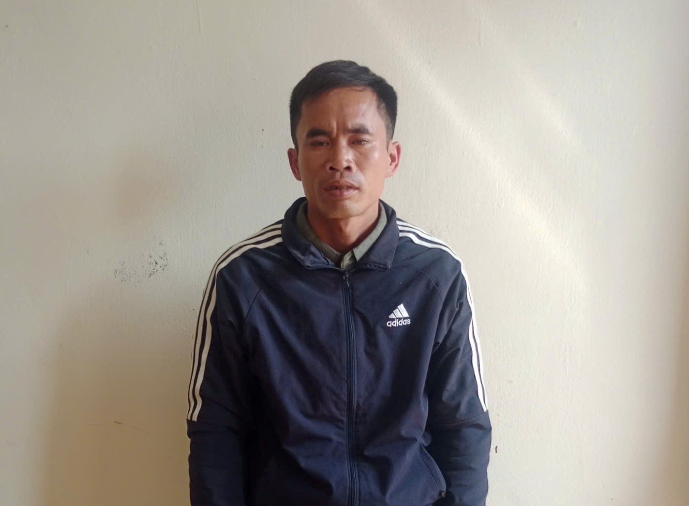 Khởi tố hai công nhân quen thói lấy cắp đồ người khác