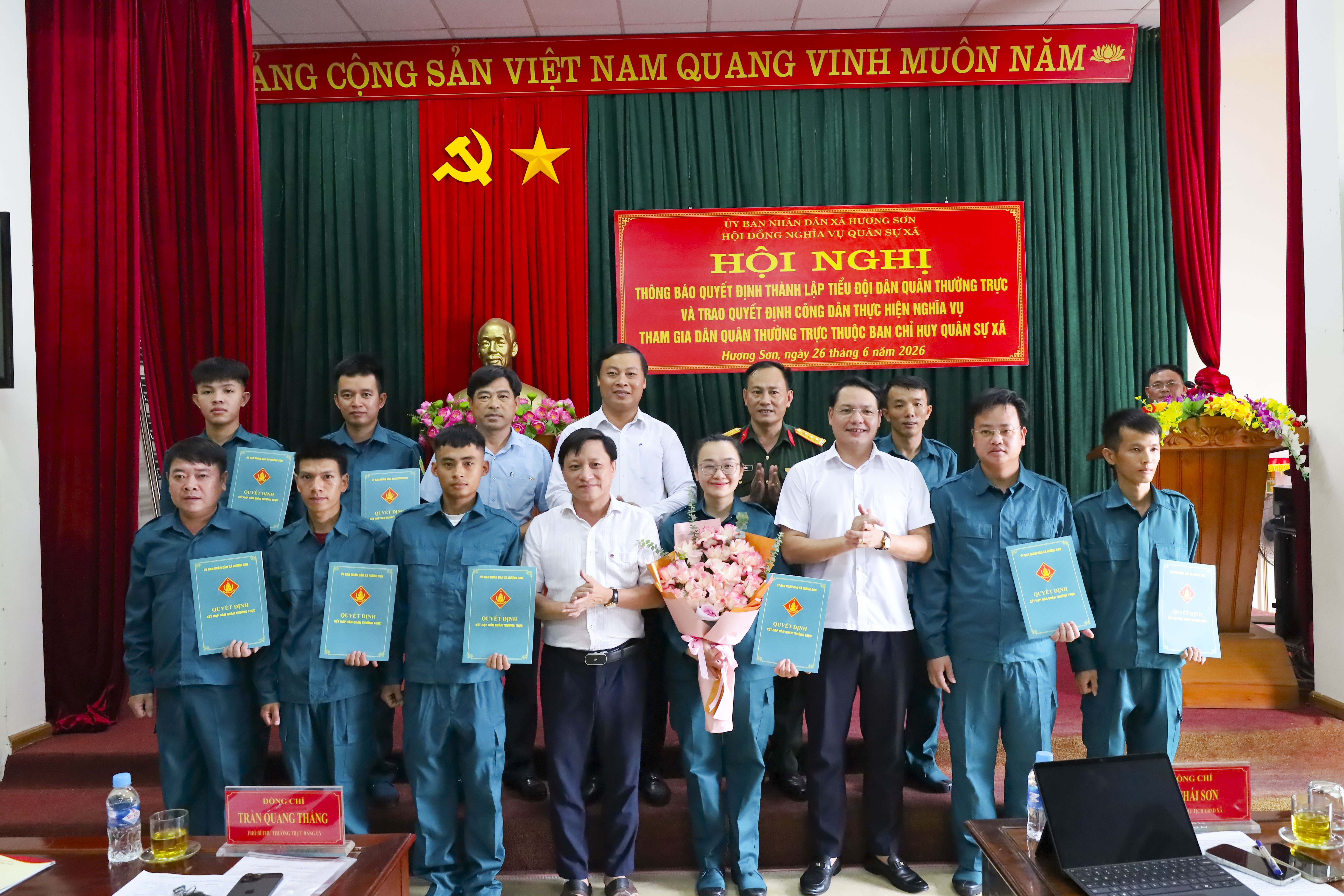 Xã Hương Sơn thành lập Tiểu đội Dân quân thường trực và sơ kết công tác quân sự, quốc phòng 6 tháng đầu năm