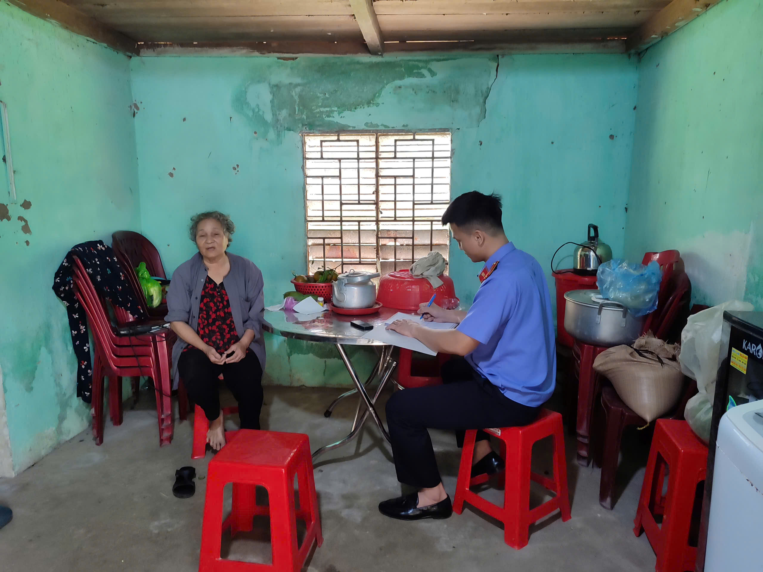 Viện KSND khu vực 5 - Hà Tĩnh trực tiếp xác minh điều kiện thi hành án