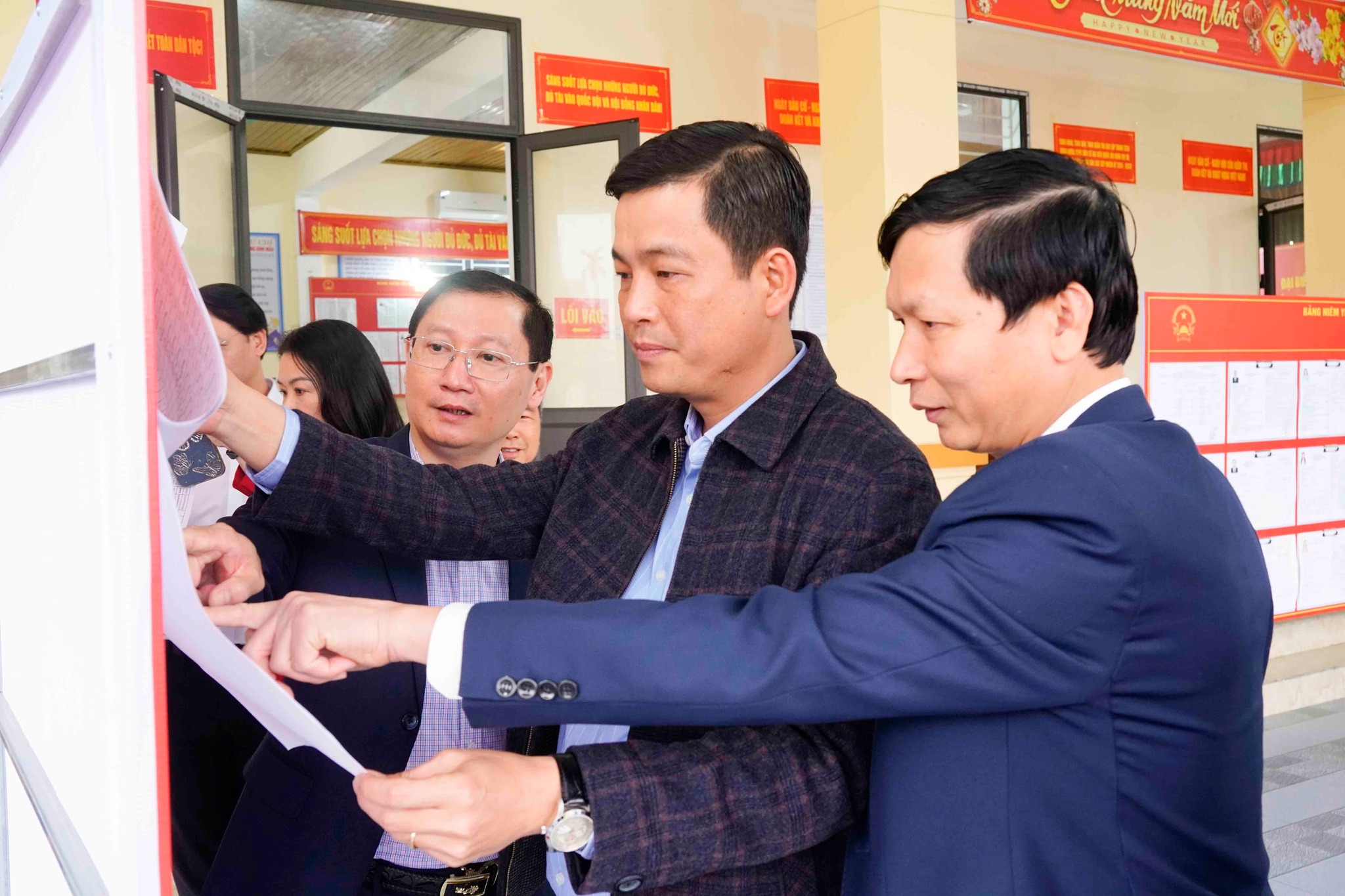 Chủ tịch Ủy ban MTTQ tỉnh Hà Tĩnh Nguyễn Thành Đồng đánh giá cao công tác chuẩn bị bầu cử đại biểu Quốc hội khóa XVI và đại biểu Hội đồng nhân dân các cấp nhiệm kỳ 2026–2031 tại xã Hương Sơn