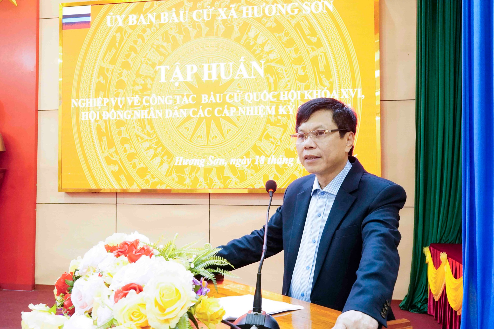 Ủy ban bầu cử xã Hương Sơn tập huấn nghiệp vụ công tác bầu cử