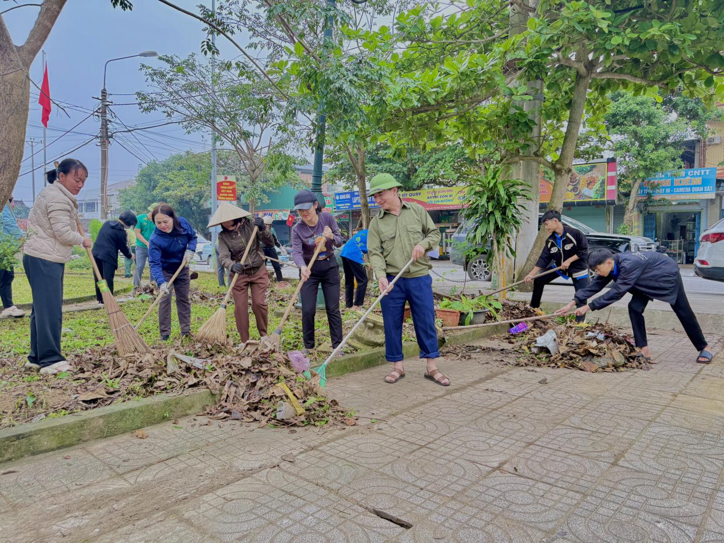 HƯƠNG SƠN ĐỒNG LOẠT RA QUÂN VỆ SINH MÔI TRƯỜNG – HƯỞNG ỨNG ĐỢT PHÁT ĐỘNG RA QUÂN LÀM VỆ SINH MÔI TRƯỜNG