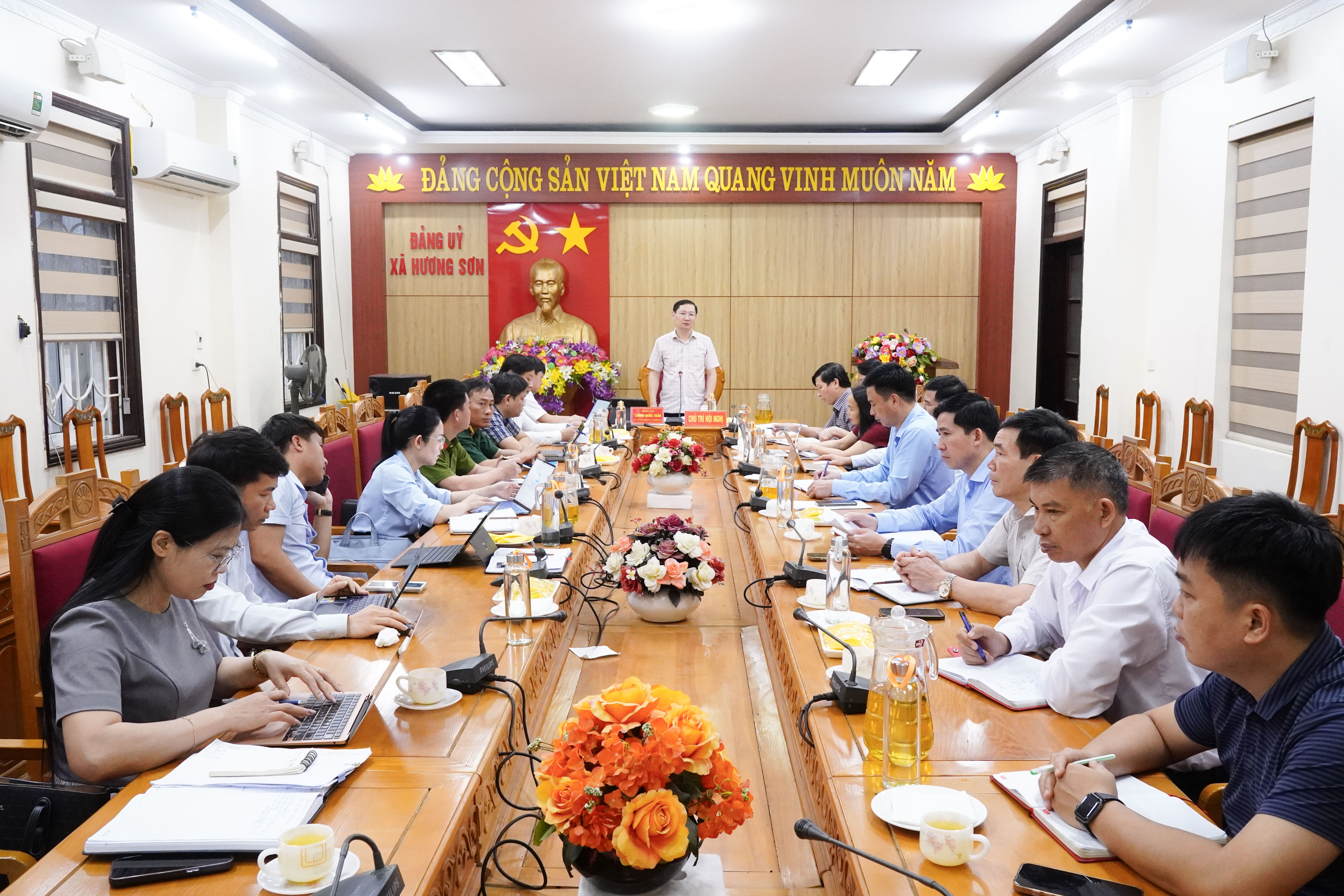         Ban Thường vụ Đảng ủy xã làm việc với UBND xã về phát triển kinh tế - xã hội, bảo đảm QP-AN