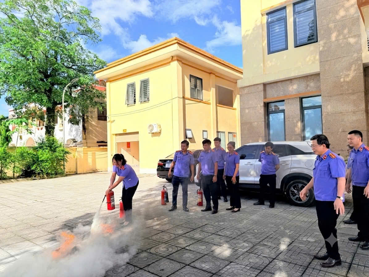 VSKND khu vực 5 - Hà Tĩnh tổ chức tập huấn kiến thức pháp luật, biện pháp phòng cháy, kỹ năng chữa cháy và cứu nạn, cứu hộ