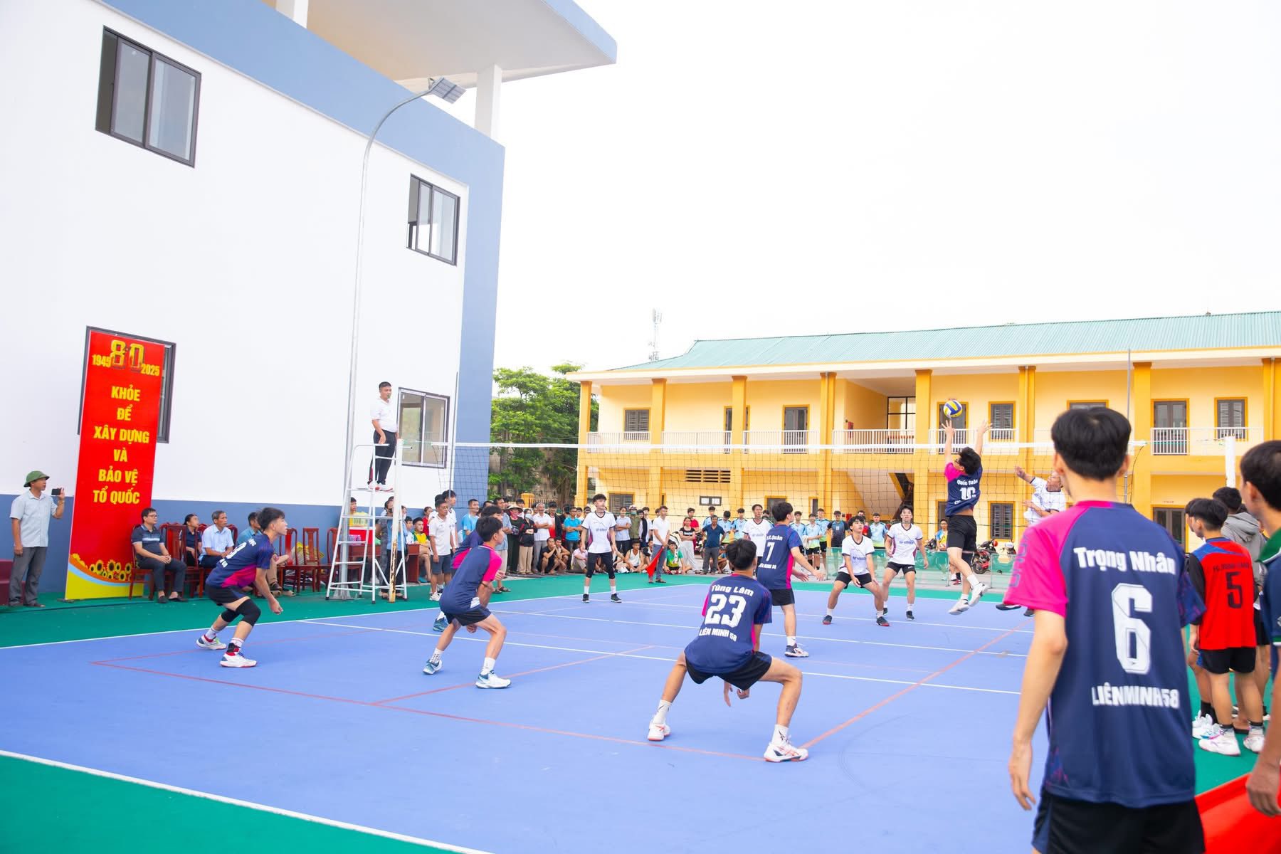 Sôi nổi giải bóng chuyền nam xã Hương Sơn, tỉnh Hà Tĩnh năm 2025