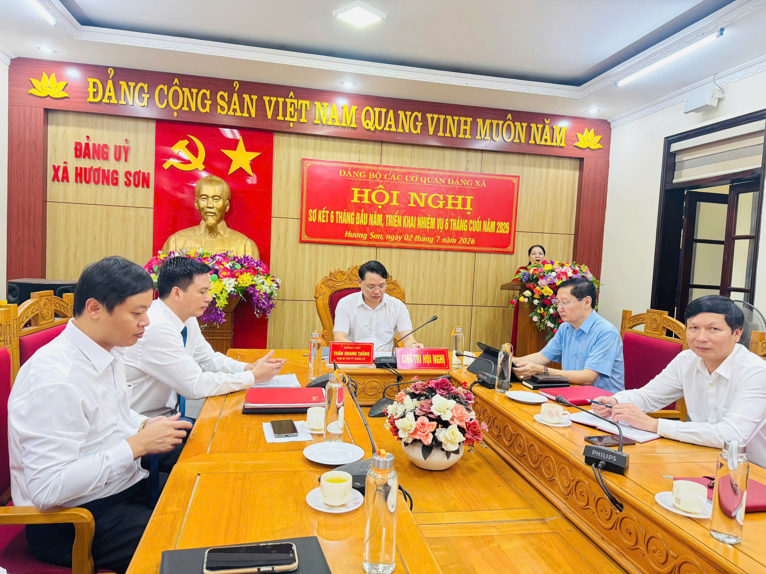ĐẢNG BỘ CÁC CƠ QUAN ĐẢNG XÃ HƯƠNG SƠN TỔ CHỨC HỘI NGHỊ SƠ KẾT 6 THÁNG ĐẦU NĂM VÀ TRIỂN KHAI NHIỆM VỤ 6 THÁNG CUỐI NĂM 2026