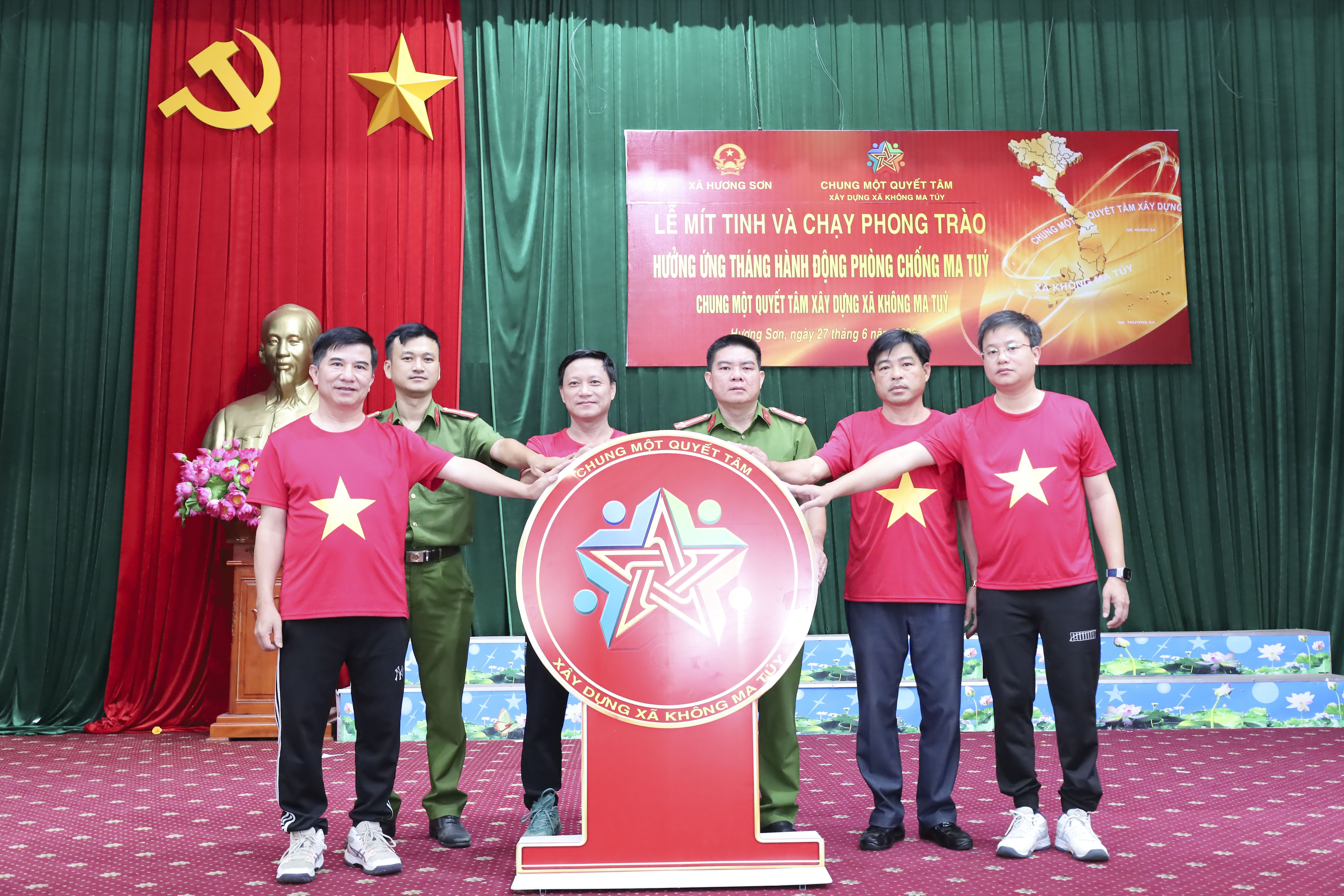 Xã Hương Sơn tổ chức mít tinh và Chạy hưởng ứng Tháng hành động phòng, chống ma túy năm 2026