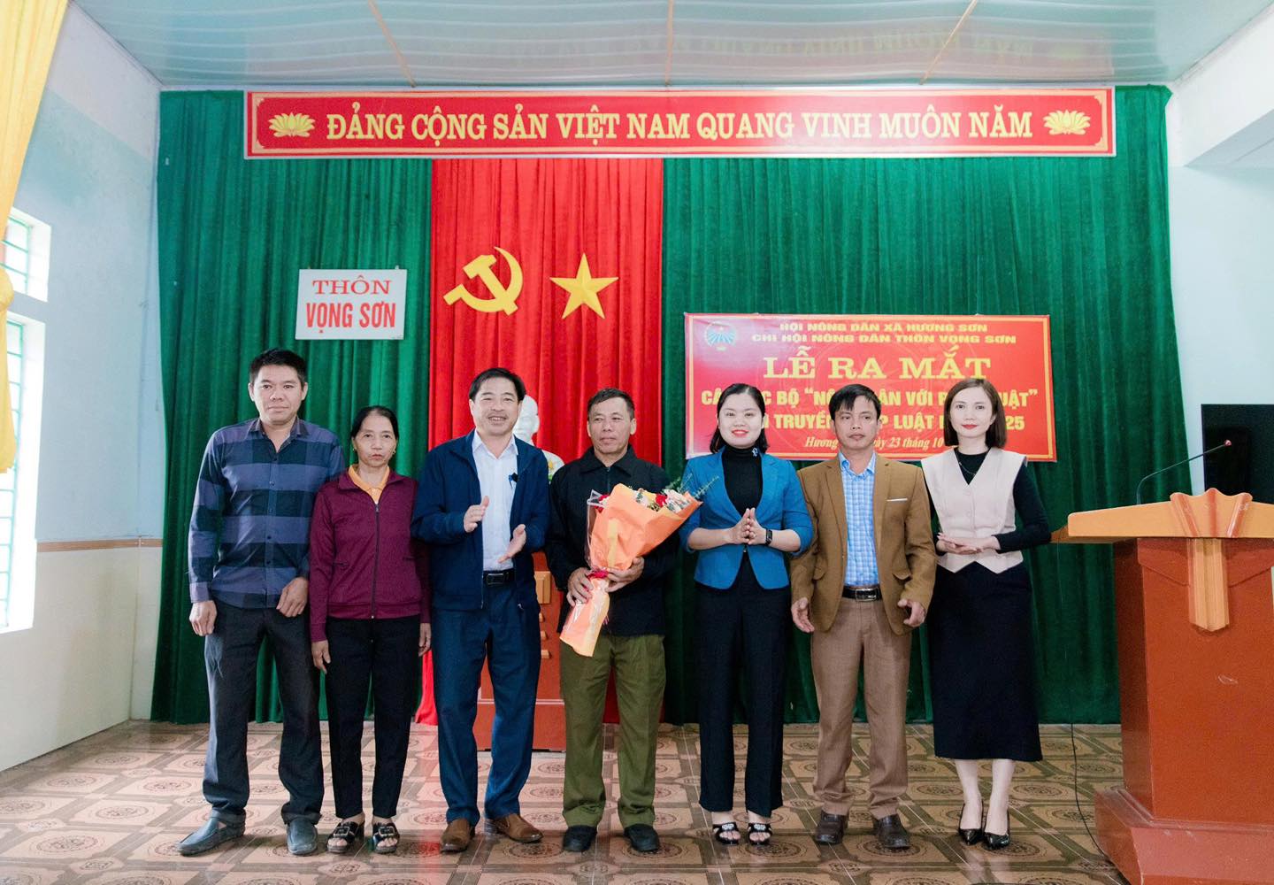 HỘI NÔNG DÂN XÃ HƯƠNG SƠN RA MẮT CLB “NÔNG DÂN VỚI PHÁP LUẬT”.