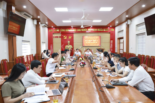 HĐND xã Hương Sơn tổ chức Kỳ họp thứ 3 (kỳ họp chuyên đề), thông qua nhiều nội dung quan trọng