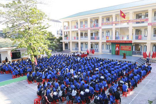 Bồi dưỡng chuyên đề giáo dục chủ nghĩa yêu nước, đạo đức cách mạng cho gần 600 học sinh Trung tâm Giáo dục nghề nghiệp – Giáo dục thường xuyên Hương Sơn