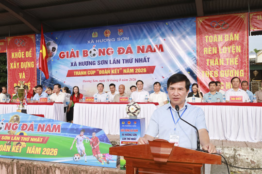 Xã Hương Sơn khai mạc Giải bóng đá nam 7 người tranh Cúp “Đoàn kết” năm 2026