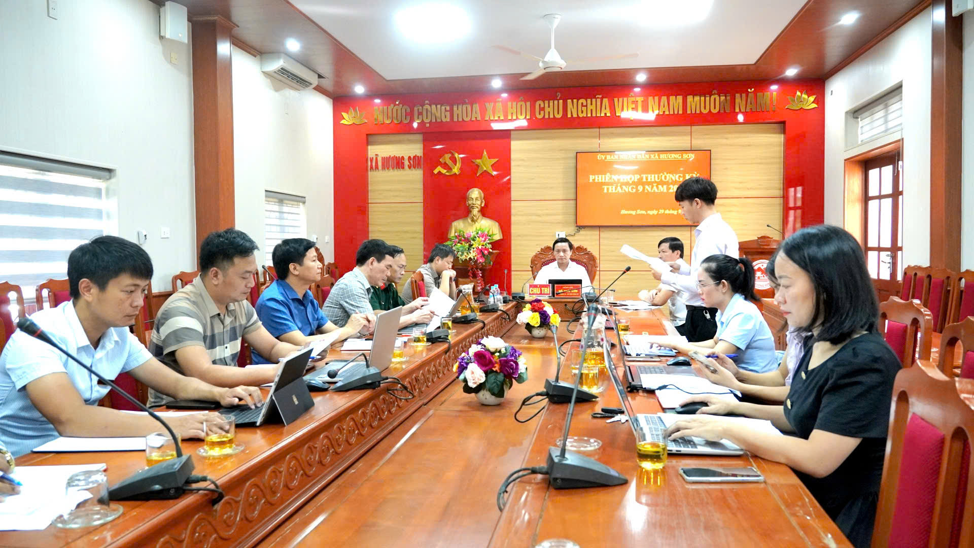 UBND xã Hương Sơn: Đánh giá kết quả 9 tháng, tập trung thực hiện nhiệm vụ trọng tâm 3 tháng cuối năm 2026