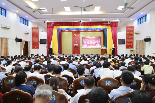 Trung tâm Chính trị xã Hương Sơn:  Tổ chức lớp bồi dưỡng kiến thức, nghiệp vụ công tác xây dựng Đảng cho cấp ủy chi bộ thôn