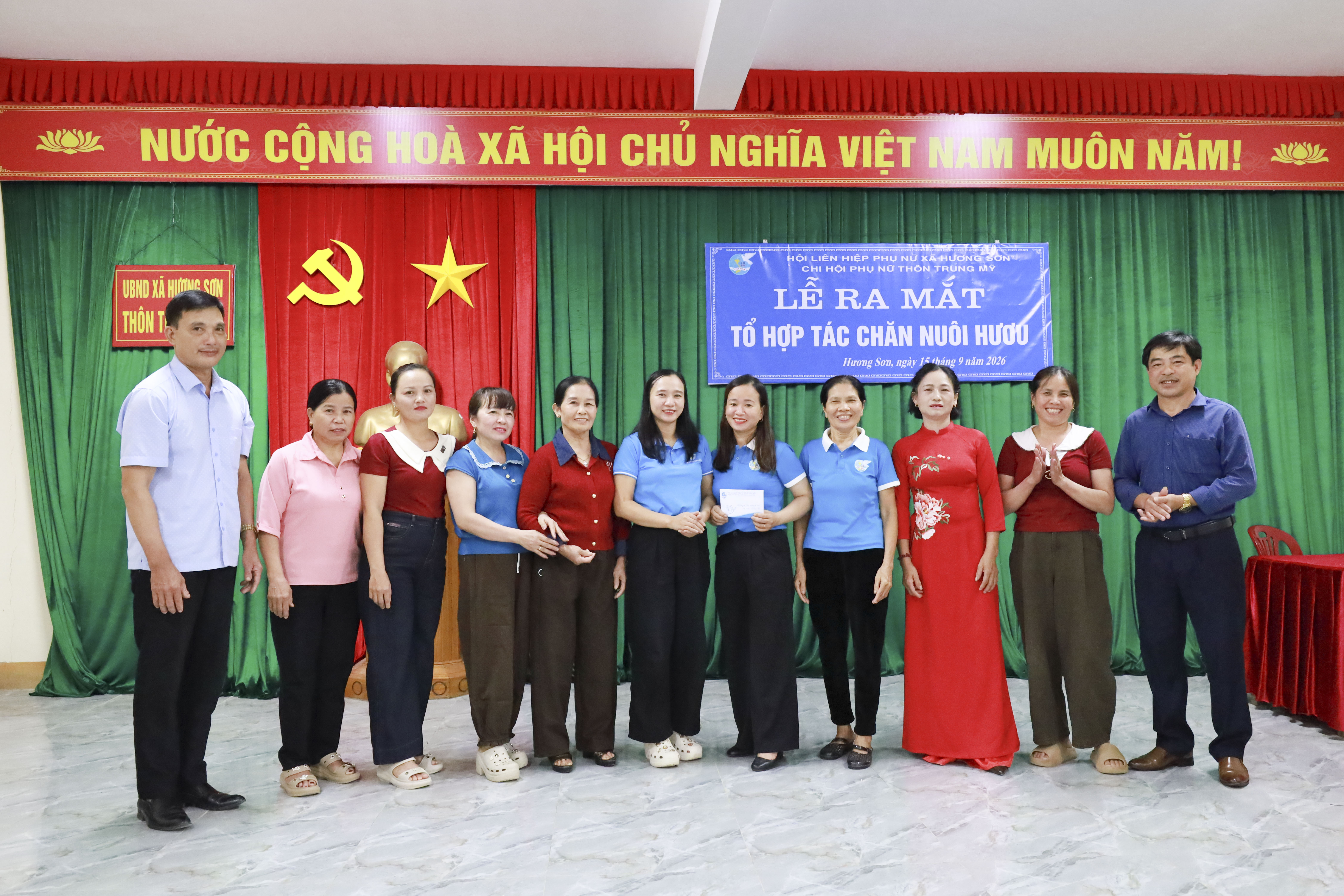 Hội LHPN xã Hương Sơn ra mắt Tổ hợp tác chăn nuôi hươu tại thôn Trung Mỹ