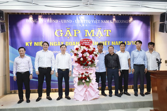 Xã Hương Sơn gặp mặt doanh nghiệp, doanh nhân nhân Ngày Doanh nhân Việt Nam 13/10 
