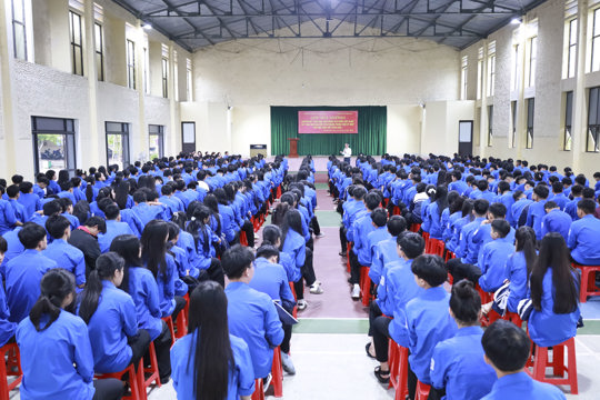 Bồi dưỡng chuyên đề giáo dục chủ nghĩa yêu nước Việt Nam và đạo đức cách mạng cho học sinh Trường THPT Hương Sơn
