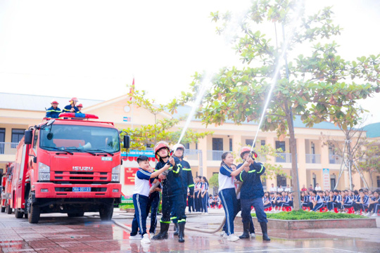 Các cơ quan, tổ chức và người đứng đầu cơ sở cần nắm rõ những thay đổi về công tác PCCC và CNCH theo Nghị định 347/2026/NĐ-CP, ban hành ngày 08/9/2026 của Chính phủ.