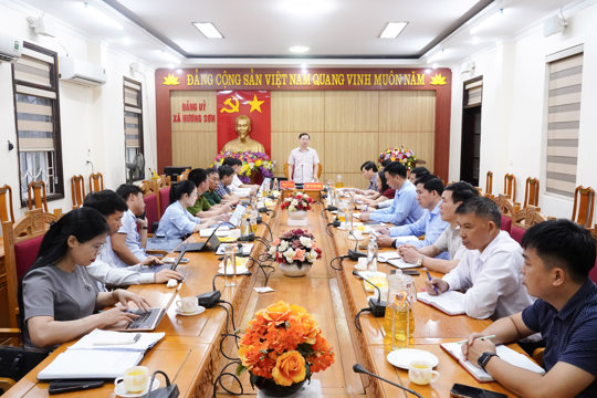         Ban Thường vụ Đảng ủy xã làm việc với UBND xã về phát triển kinh tế - xã hội, bảo đảm QP-AN 