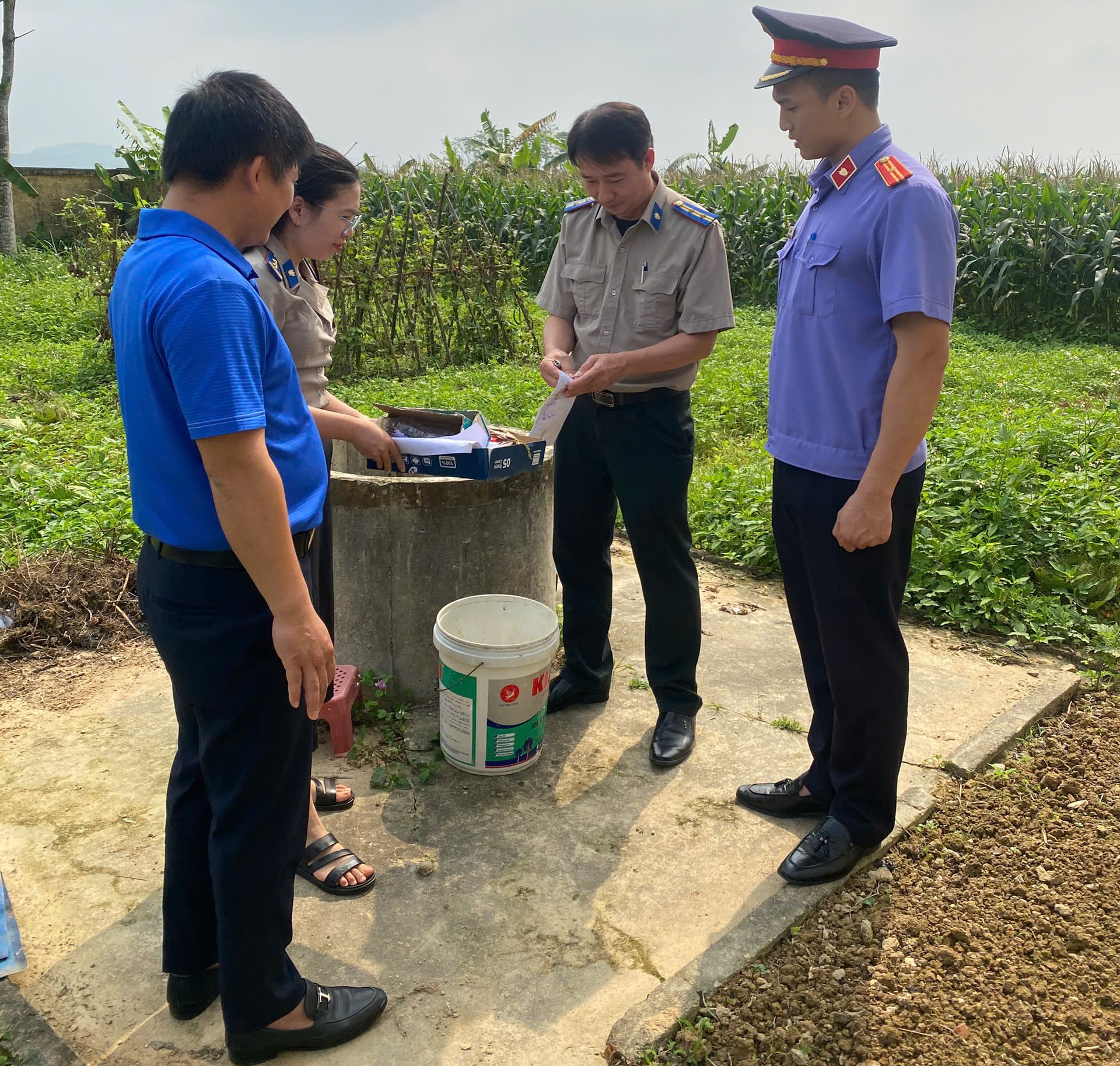 Viện KSND khu vực 5 - Hà Tĩnh kiểm sát việc tiêu hủy vật chứng 