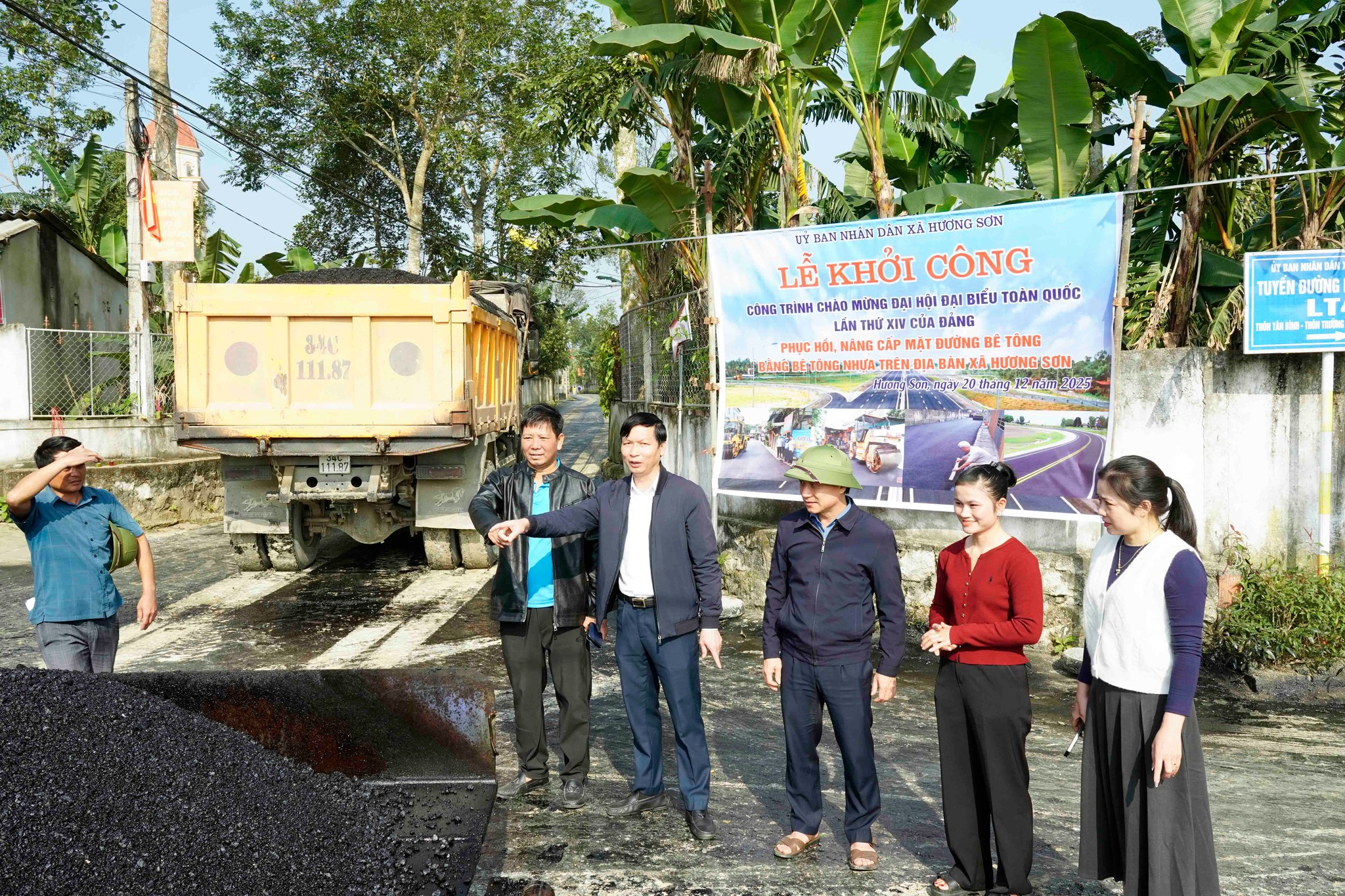 Xã Hương Sơn khởi công một số công trình giao thông thiết yếu với tổng mức đầu tư trên 9,5 tỷ đồng