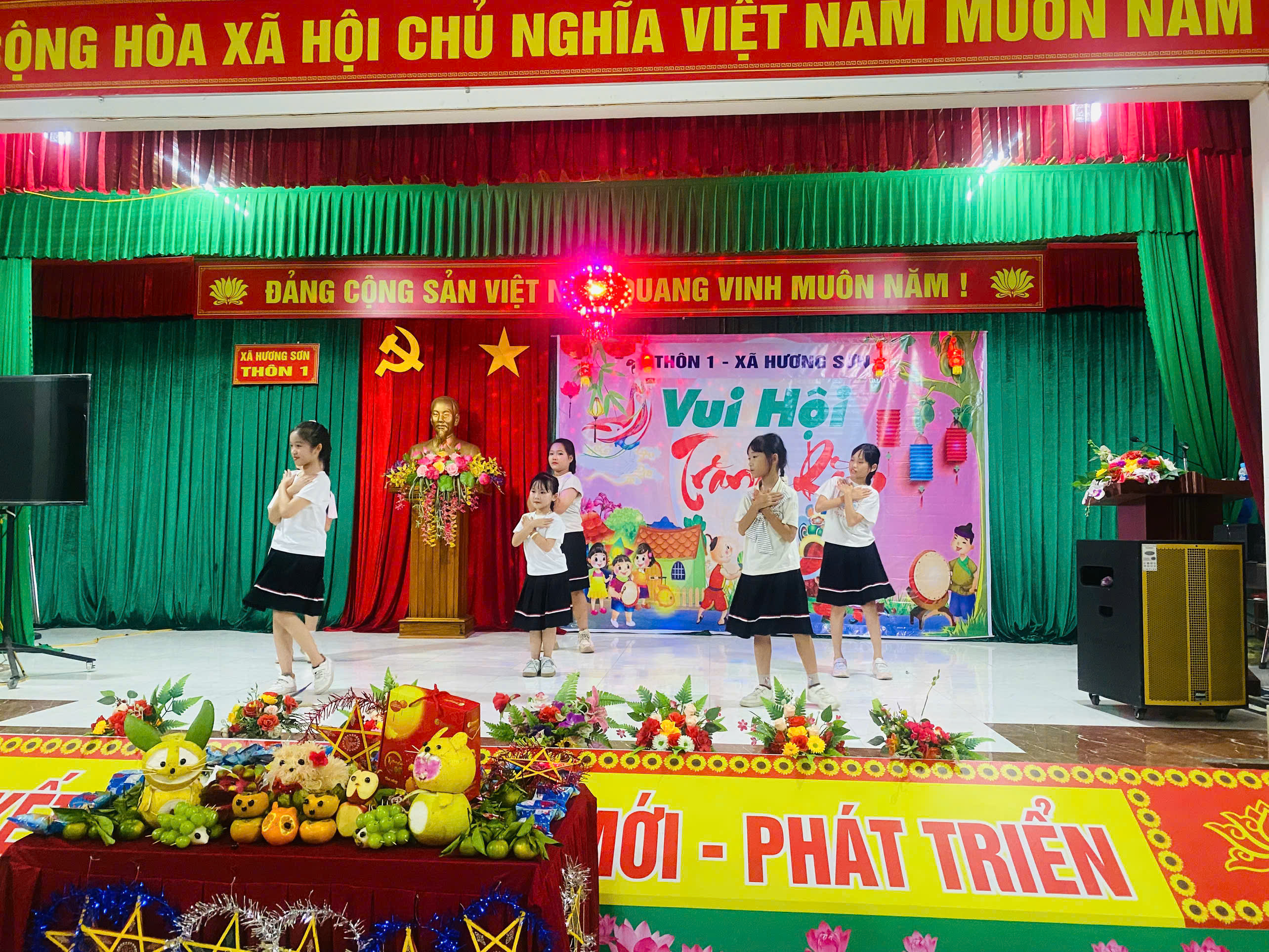 TRUNG THU HƯƠNG SƠN - ẤM ÁP TÌNH NGƯỜI SAU BÃO