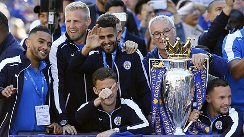 Leicester tưng bừng diễu hành mừng chức vô địch Ngoại hạng Anh